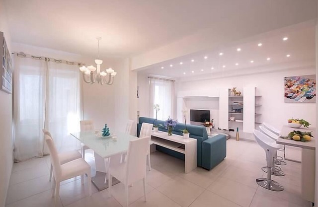 Modern Apartment close to the Beach - Corso 4 by AMALFIVACATION.IT