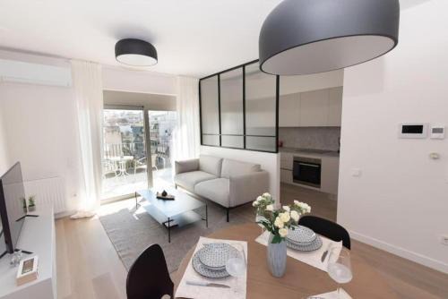 Modern apartment close to Athens city center (Form F2)