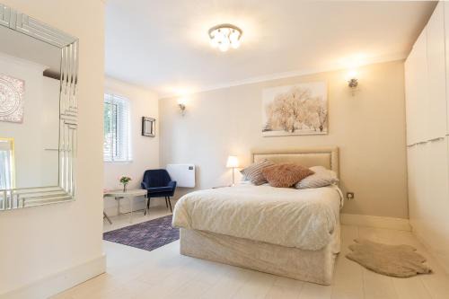 Modern apartment close to central London (zone 2)