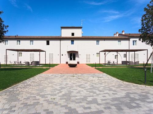 Modern Apartment in Agliana with Shared Garden