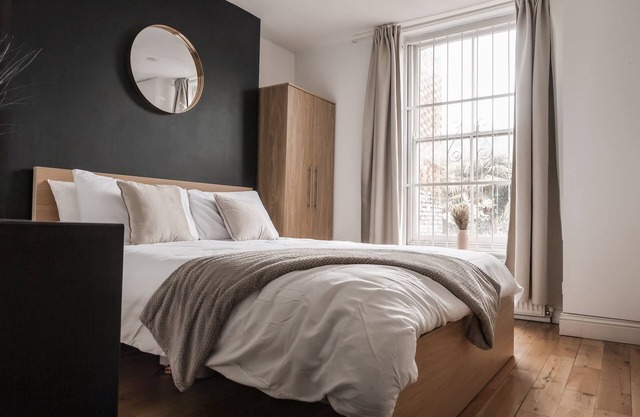Modern apartment in London SW9 w/cozy alcove!