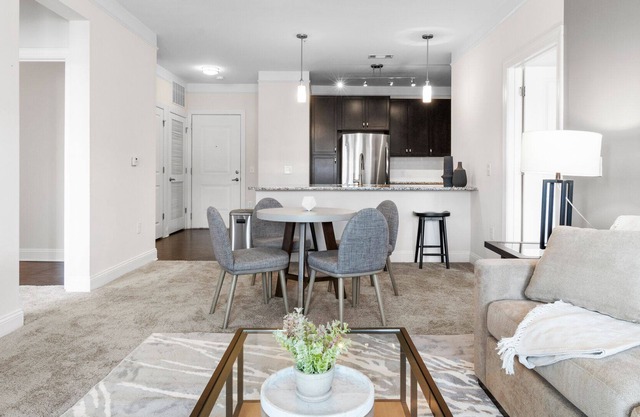 Modern Apartment in Prime Location (ID8773X59)
