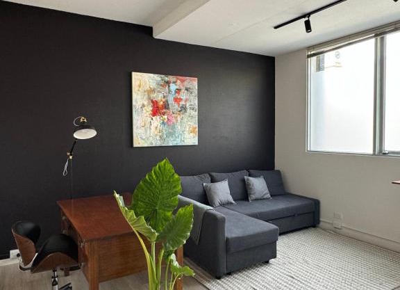 Modern Apartment in Prahran