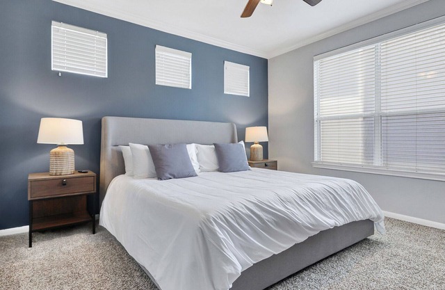 Modern Apartment in Prime Location (ID7974X08)