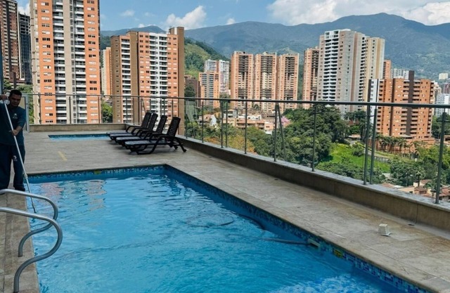 MODERNO APARTAMENTO EN SABANETA, EDIFICIO CENTURY TOWER.