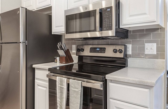 Modern Apartment in Prime Location (ID8521X55)