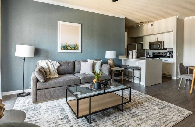 Modern Apartment in Prime Location (ID8656X94)