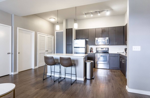 Modern Apartment in Prime Location (ID5045X9)