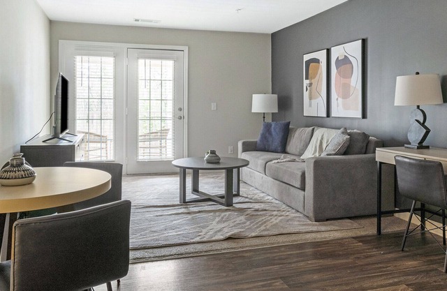 Modern Apartment in Prime Location (ID9999X33)