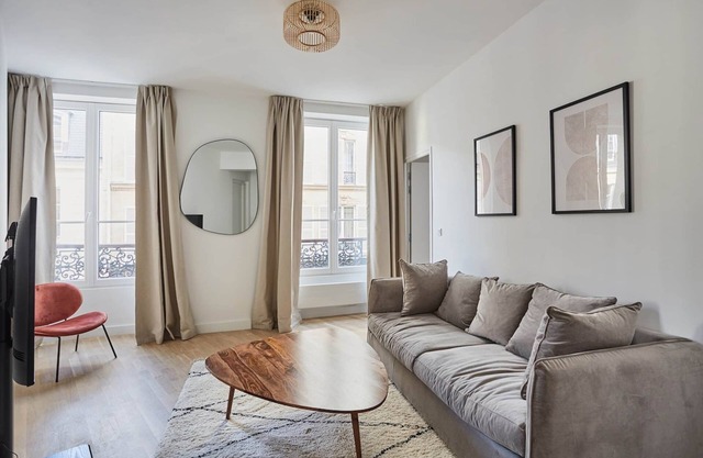 Modern Apartment Matignon Champs Elysees