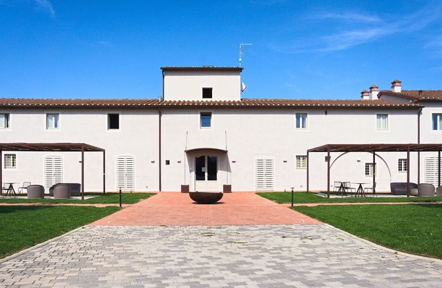 Apartamento moderno cerca de Pistoia con jardín compartido