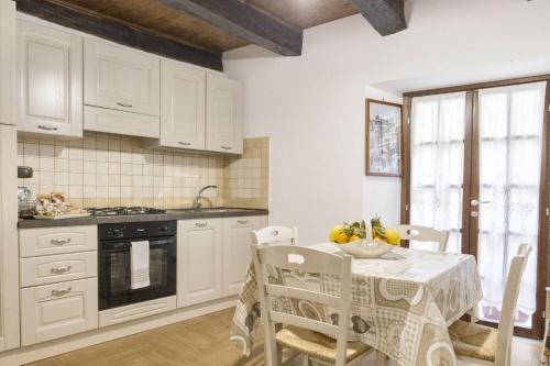 Modern Apartment near Arce City Centre, 62 m², Parking