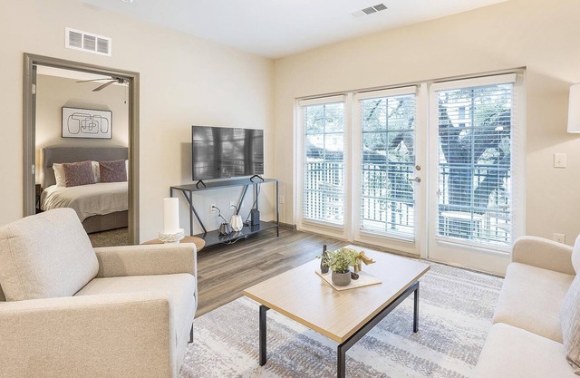 Modern Apartment in Prime Location (ID8411X14)