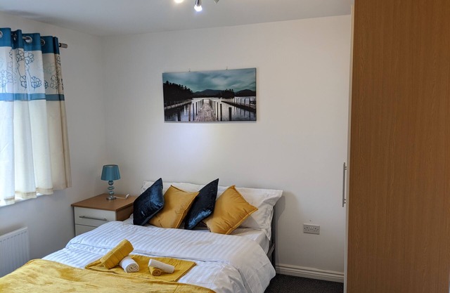 Modern apartment with Parking/ En-suite/ WiFi/ Netflix