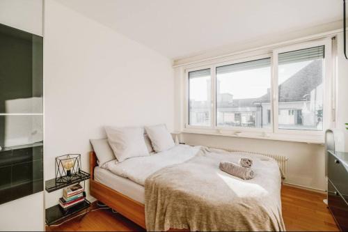 Modern Apartment with balcony in Zurich Center A Hoh - Self Checkin