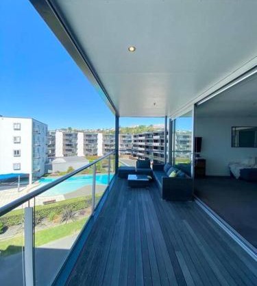 Modern Apartment With Pool and Gym