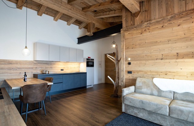 Moderno apartamento "Wohnung 7" con vistas a la montaña, Wi-Fi, balcón y terraza