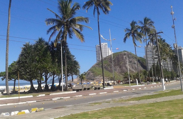 Apto moderno. Frente al mar. Cala. Al lado de las Pitangueiras.