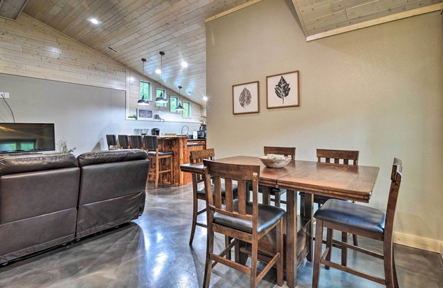 Modern Arcadia Farmhouse on 80 Acres w/ Fire Pit!
