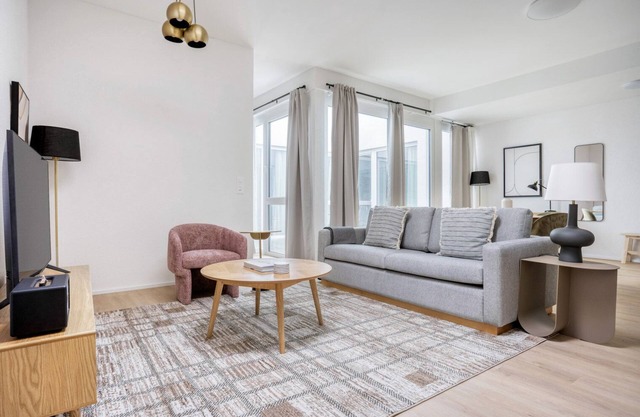 Modern Bachletten 2 Room w/ Storage, nr local market, by Blueground