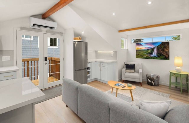 Modern Ballard Flat with Private Entry & Fire Pit