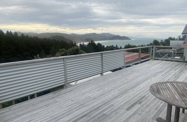 Modern Beach house sleeps up to 8