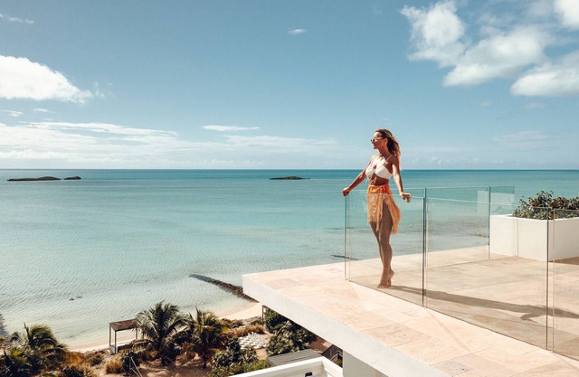 Modern Beachfront 2bd-2.5th with rooftop terrace and private pool!