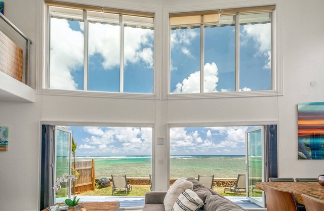 Modern, Beachfront 4 Bdrm - Eastside Retreat with A/C