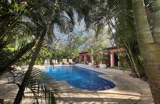 Modern Boho Casita w/pool, 10 min walk to beach