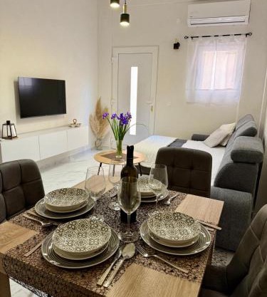 Modern Brand-New Apartment