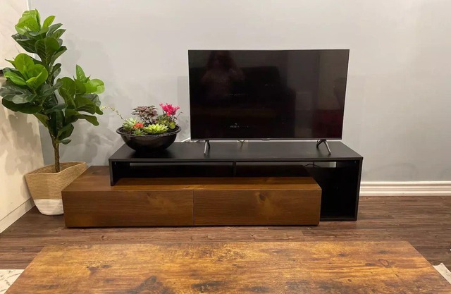 Modern bsmt apmt | King & sofa bed | Free parking
