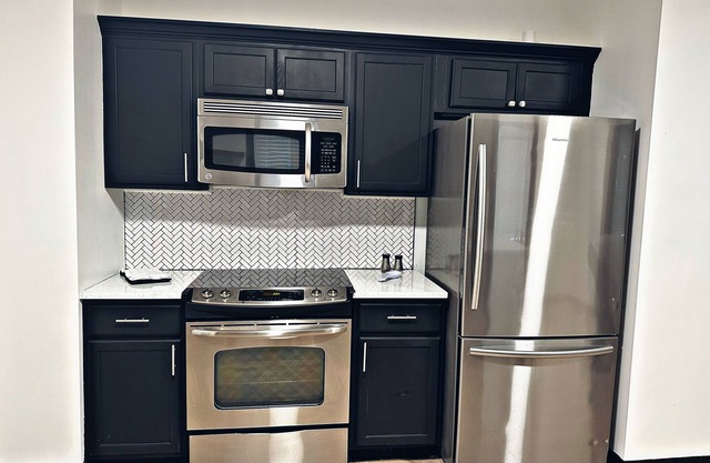 Modern Bungalow, 6min from Stadiums!