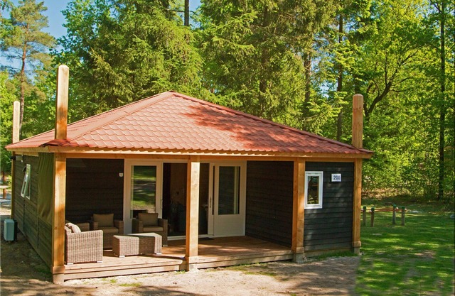 Bungalow con terraza, no lejos de Assen