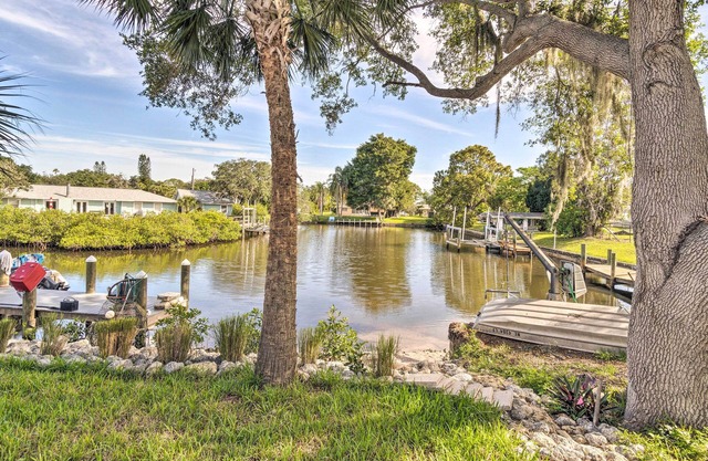 Modern Canalfront Studio Near Nokomis Beach!