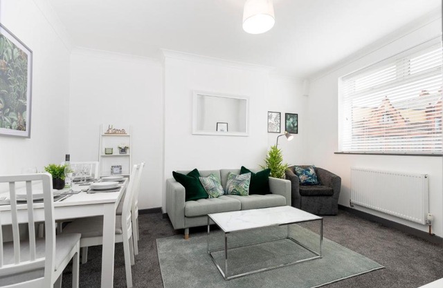 Modern centrally located 3 bed property with TVs in each bedroom super fast WiFi and crisp white hotel linen hosted by Our Home Short Stays