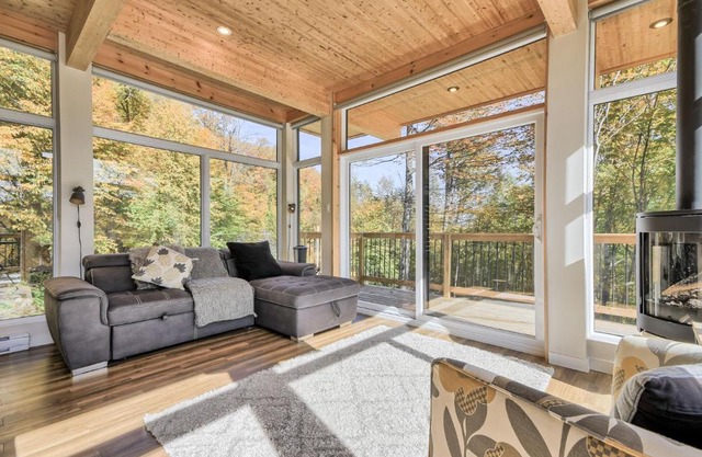 Modern Chalet with Mountain and Lake view by Reserver.ca