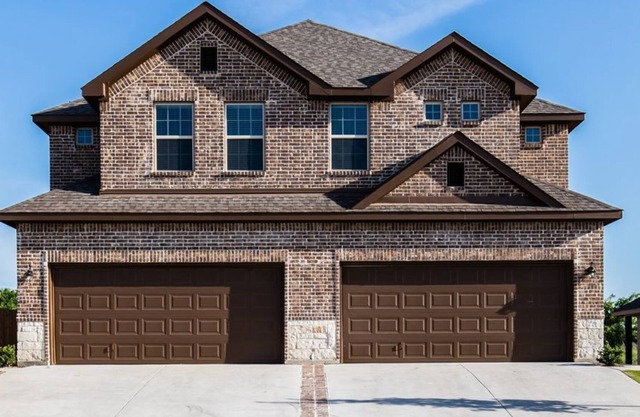 1016 Midlothian · Encanto moderno en DFW