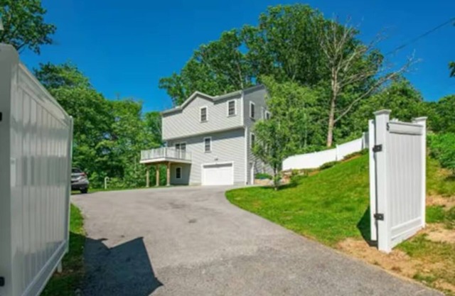 Modern & Charming 3-bedroom house in Worcester.
