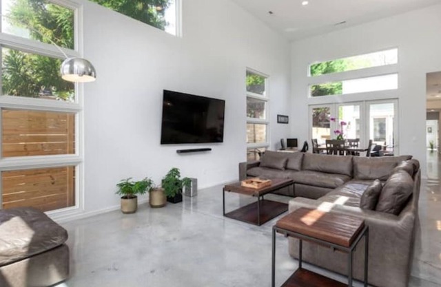 Modern Chic by Uptown Charlotte