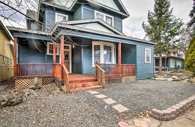 Modern-Chic Studio ~ 1 Mile to Dtwn Spokane!