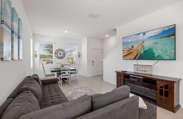 Modern Chic Sunshine Oasis in Gorgeous Skye Ranch Sarasota w/ Large Heated Pool
