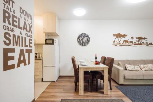 Modern City Hub Apartment with Terrace & Parking