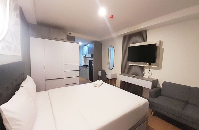 Modern Classic Studio At Mataram City Apartment
