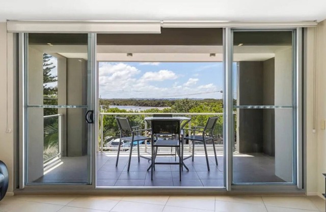Modern Coastal Family Beach Retreat - Fully Furnished, 30+ Day Stays Welcome