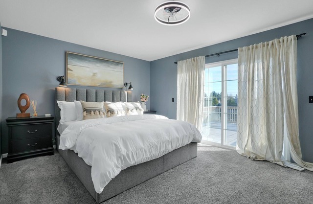 Modern Comfort: Charming Waterfront Home in Stockton