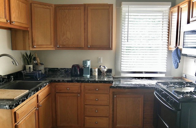 Wonderful 2-bedroom apartment with AC in Ohio City