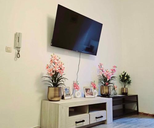 Modern & Comfortable City Center Oasis~King Bed !