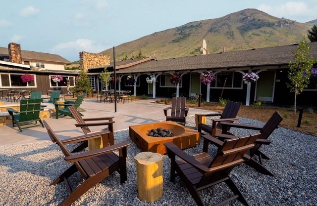 Modern Comforts at Rustic Lodge w/ Lively Saloon & Social Courtyard
