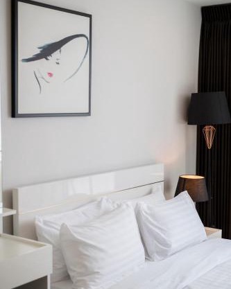 Modern Condo in Nimman P608 by Pimolplace