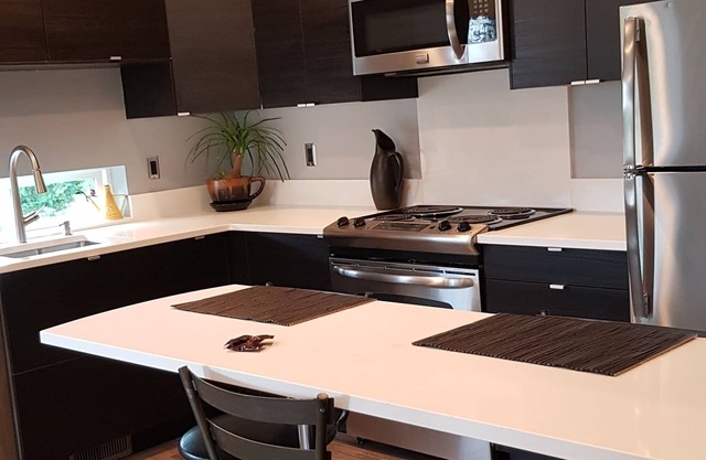 Condominio moderno (Microsoft): entrada privada, cocina